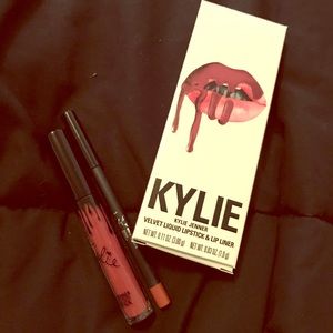 Kylie Cosmetics Rosie Velvet Lip Kit